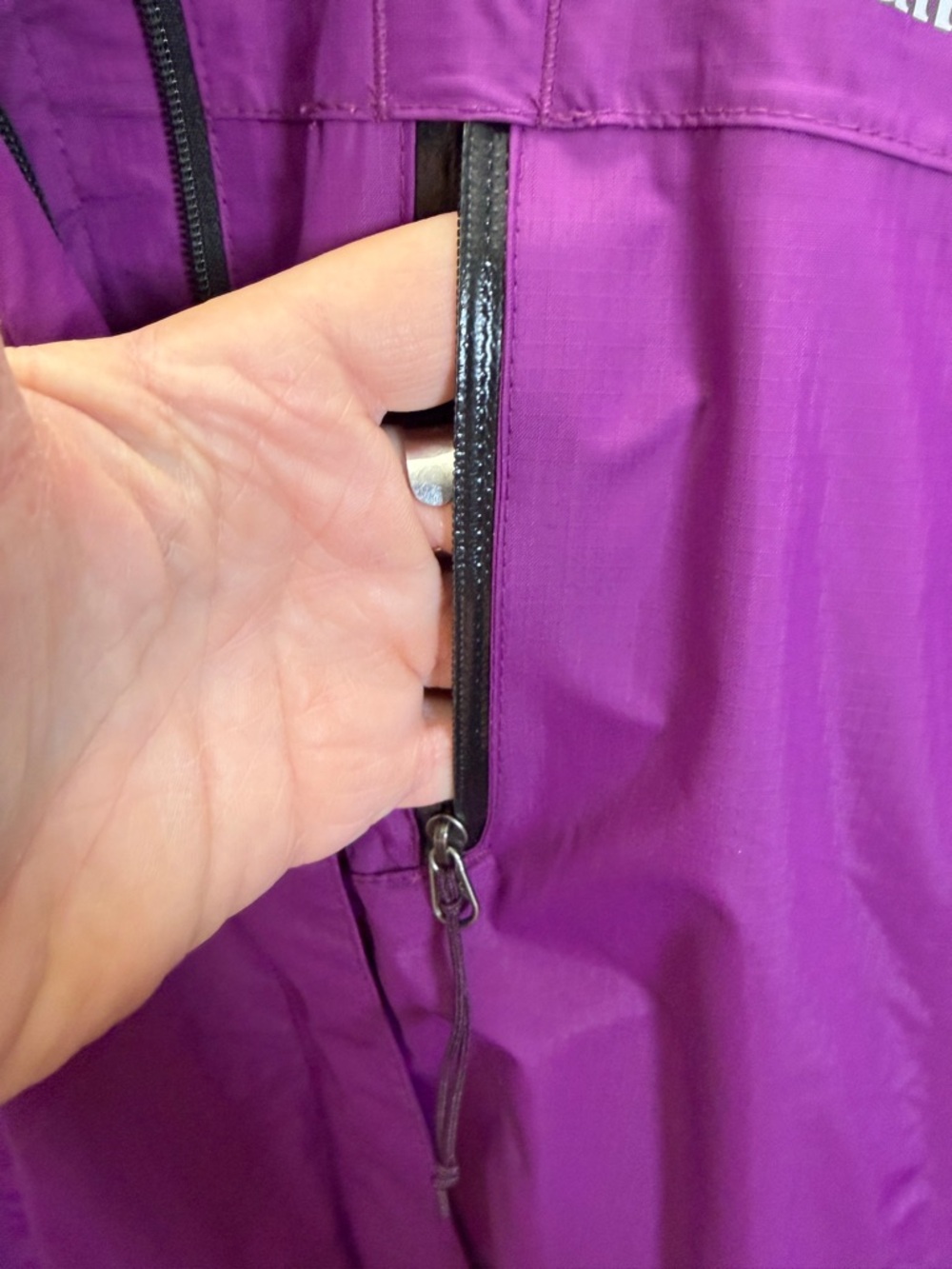 Columbia Women's Magenta Lightweight Waterproof Jacket - Picture 5 of 11